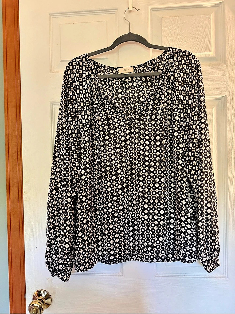 LOFT Outlet Floral Long Sleeve Blouse in Black & Pink Size XL Like New